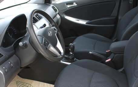 Hyundai Solaris II рестайлинг, 2013 год, 710 000 рублей, 13 фотография