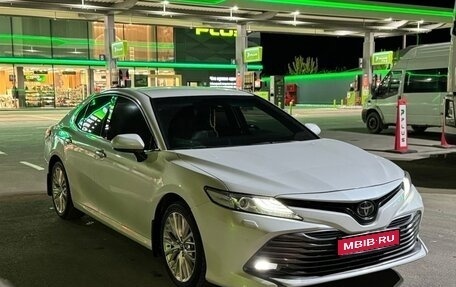Toyota Camry, 2021 год, 2 890 000 рублей, 1 фотография