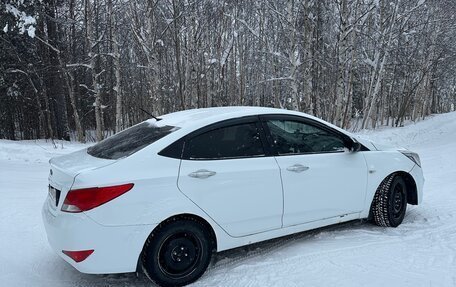 Hyundai Solaris II рестайлинг, 2015 год, 750 000 рублей, 3 фотография