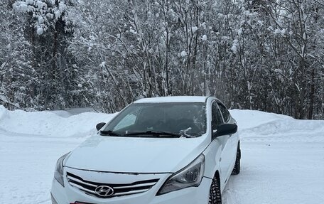 Hyundai Solaris II рестайлинг, 2015 год, 750 000 рублей, 2 фотография
