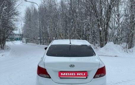 Hyundai Solaris II рестайлинг, 2015 год, 750 000 рублей, 4 фотография