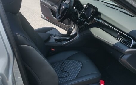 Toyota Camry, 2021 год, 3 000 000 рублей, 2 фотография