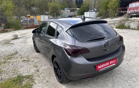 Opel Astra J, 2011 год, 725 000 рублей, 3 фотография