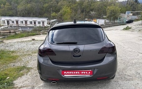 Opel Astra J, 2011 год, 725 000 рублей, 2 фотография