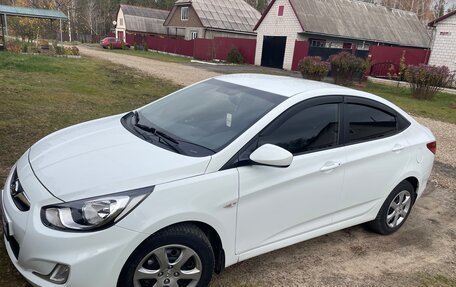 Hyundai Solaris II рестайлинг, 2012 год, 1 050 000 рублей, 16 фотография