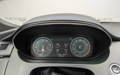 Jaguar E-Pace, 2018 год, 3 097 000 рублей, 16 фотография