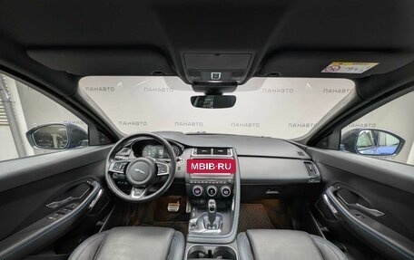 Jaguar E-Pace, 2018 год, 3 097 000 рублей, 13 фотография