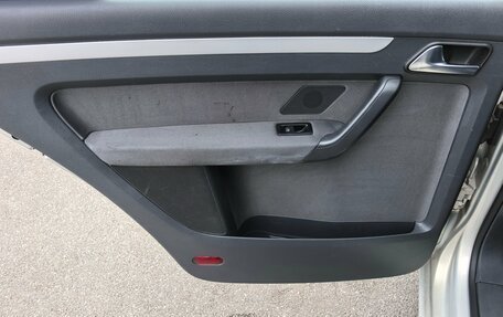 Volkswagen Touran III, 2010 год, 820 000 рублей, 14 фотография