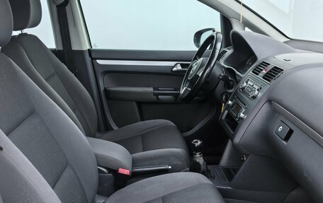 Volkswagen Touran III, 2010 год, 820 000 рублей, 20 фотография