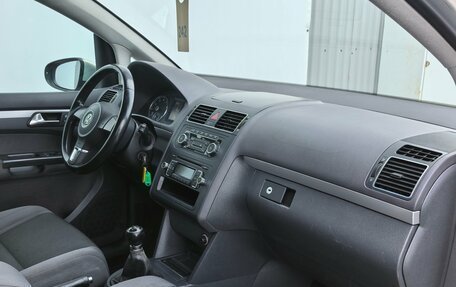 Volkswagen Touran III, 2010 год, 820 000 рублей, 19 фотография