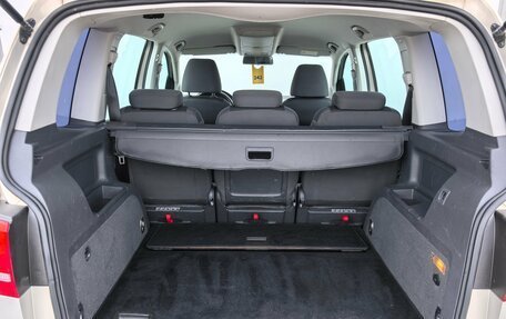 Volkswagen Touran III, 2010 год, 820 000 рублей, 21 фотография