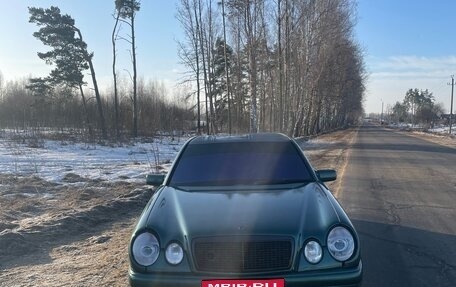 Mercedes-Benz E-Класс, 1998 год, 300 000 рублей, 1 фотография