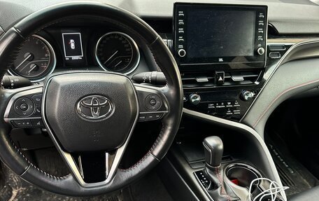 Toyota Camry, 2021 год, 3 850 000 рублей, 4 фотография