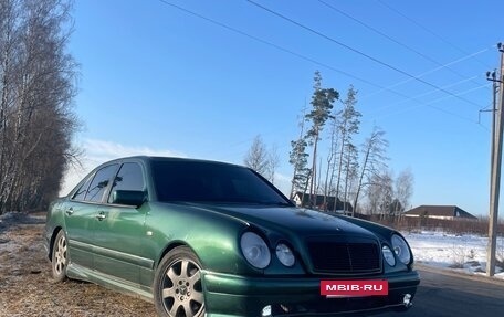 Mercedes-Benz E-Класс, 1998 год, 300 000 рублей, 2 фотография