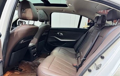 BMW 3 серия, 2021 год, 2 744 000 рублей, 9 фотография