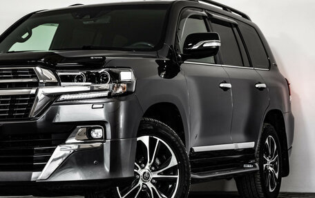 Toyota Land Cruiser 200, 2020 год, 10 800 000 рублей, 2 фотография