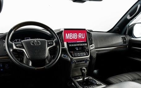 Toyota Land Cruiser 200, 2020 год, 10 800 000 рублей, 17 фотография