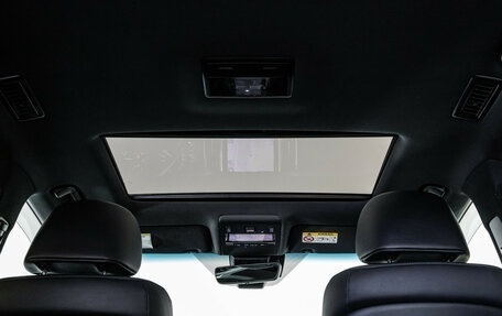 Toyota Land Cruiser 200, 2020 год, 10 800 000 рублей, 34 фотография