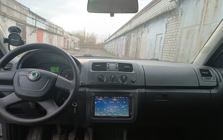 Skoda Fabia II, 2011 год, 500 000 рублей, 5 фотография