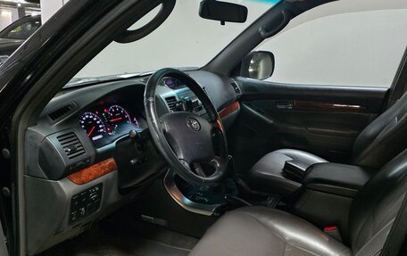 Toyota Land Cruiser Prado 120 рестайлинг, 2004 год, 2 200 000 рублей, 8 фотография