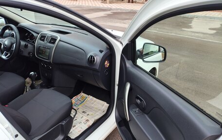 Renault Logan II, 2020 год, 930 000 рублей, 10 фотография