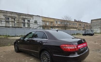 Mercedes-Benz E-Класс, 2011 год, 1 550 000 рублей, 13 фотография