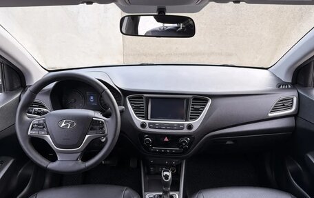 Hyundai Solaris II рестайлинг, 2017 год, 1 110 000 рублей, 10 фотография