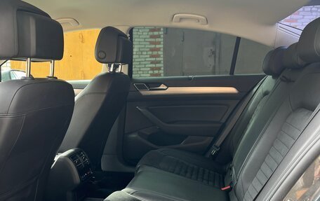 Volkswagen Passat B8 рестайлинг, 2015 год, 2 150 000 рублей, 15 фотография