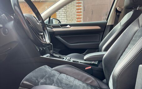 Volkswagen Passat B8 рестайлинг, 2015 год, 2 150 000 рублей, 14 фотография