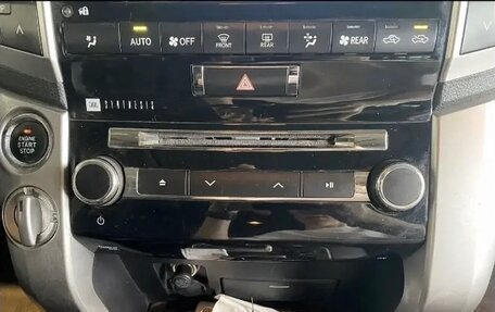 Toyota Land Cruiser 200, 2014 год, 4 200 000 рублей, 8 фотография