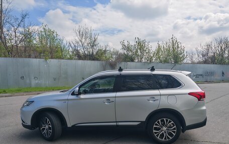 Mitsubishi Outlander III рестайлинг 3, 2015 год, 2 300 000 рублей, 5 фотография