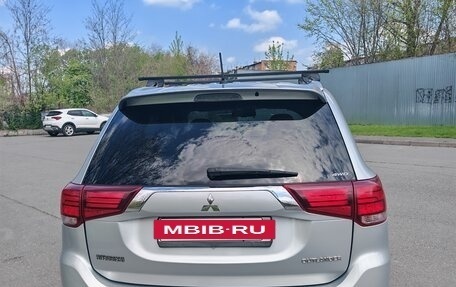 Mitsubishi Outlander III рестайлинг 3, 2015 год, 2 300 000 рублей, 4 фотография