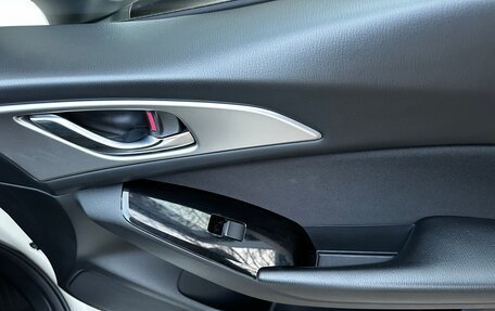 Mazda 3, 2018 год, 1 850 000 рублей, 16 фотография