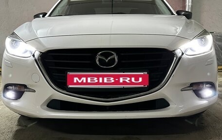 Mazda 3, 2018 год, 1 850 000 рублей, 20 фотография