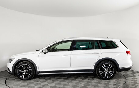 Volkswagen Passat B8 рестайлинг, 2019 год, 2 499 000 рублей, 9 фотография
