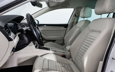 Volkswagen Passat B8 рестайлинг, 2019 год, 2 499 000 рублей, 21 фотография