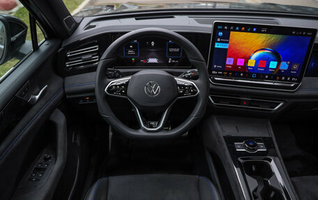 Volkswagen Tiguan, 2024 год, 4 599 000 рублей, 15 фотография