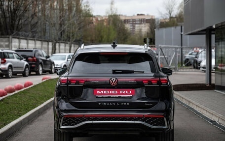 Volkswagen Tiguan, 2024 год, 4 599 000 рублей, 8 фотография