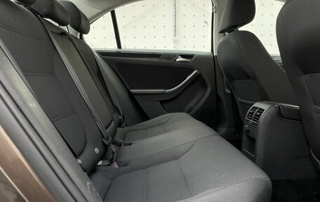 Volkswagen Jetta VI, 2012 год, 999 000 рублей, 18 фотография