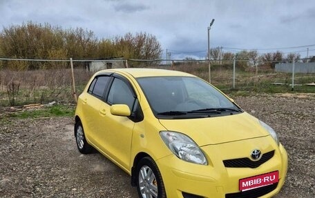 Toyota Yaris III рестайлинг, 2009 год, 665 000 рублей, 1 фотография