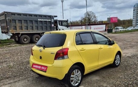 Toyota Yaris III рестайлинг, 2009 год, 665 000 рублей, 3 фотография