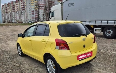 Toyota Yaris III рестайлинг, 2009 год, 665 000 рублей, 4 фотография