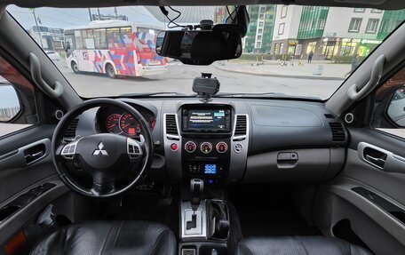 Mitsubishi Pajero Sport II рестайлинг, 2013 год, 2 800 000 рублей, 14 фотография