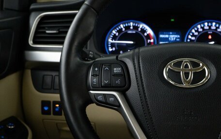 Toyota Highlander III, 2014 год, 2 491 046 рублей, 13 фотография
