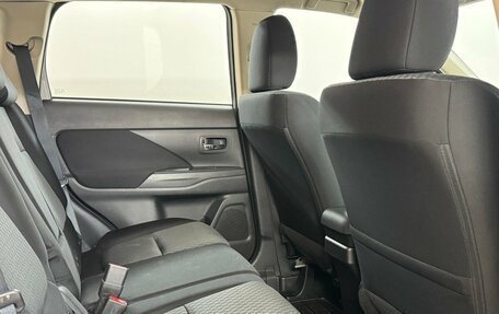 Mitsubishi Outlander III рестайлинг 3, 2013 год, 1 560 000 рублей, 13 фотография