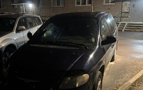 Chrysler Voyager IV, 2002 год, 330 000 рублей, 2 фотография