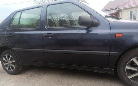 Volkswagen Vento, 1993 год, 106 000 рублей, 3 фотография