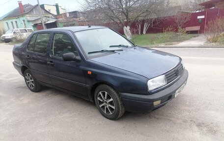 Volkswagen Vento, 1993 год, 106 000 рублей, 2 фотография