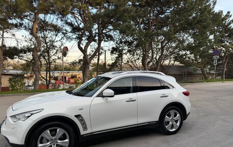 Infiniti FX II, 2010 год, 2 000 000 рублей, 3 фотография