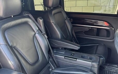 Mercedes-Benz V-Класс, 2017 год, 6 500 000 рублей, 8 фотография